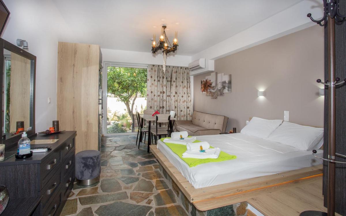 3SSS Bouquet Studios - Housity