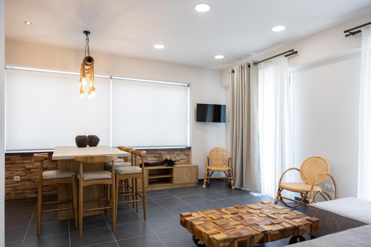 Konstantino's Corfu Marina View Apartment - Housity