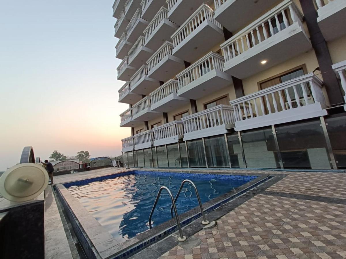 Hotel Lotus Paradise - Housity