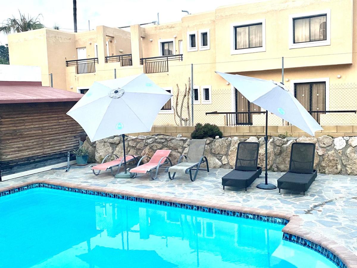 Ev Zin:Cozy, Newly rennovated, Studio, Swimming Pool B102 - Housity