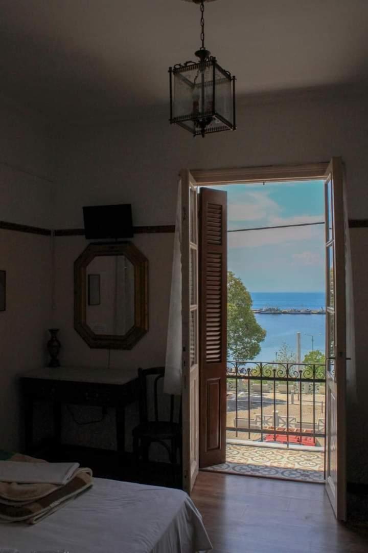 Στρατής - Housity