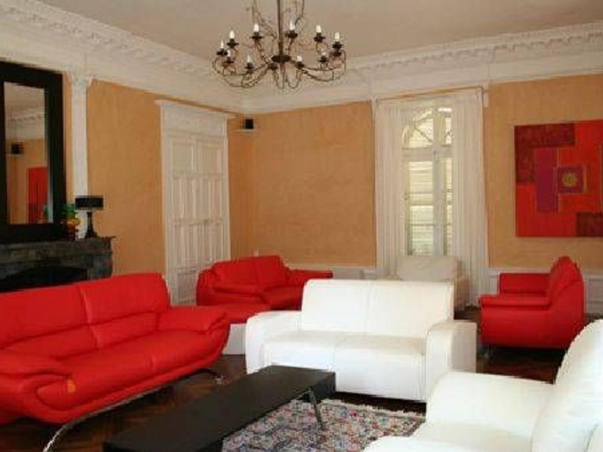 Demeure de 400m² avec parc clos, proche commerces, piscine, tennis, entre Angers et Le Mans - FR-1-410-262 - Housity