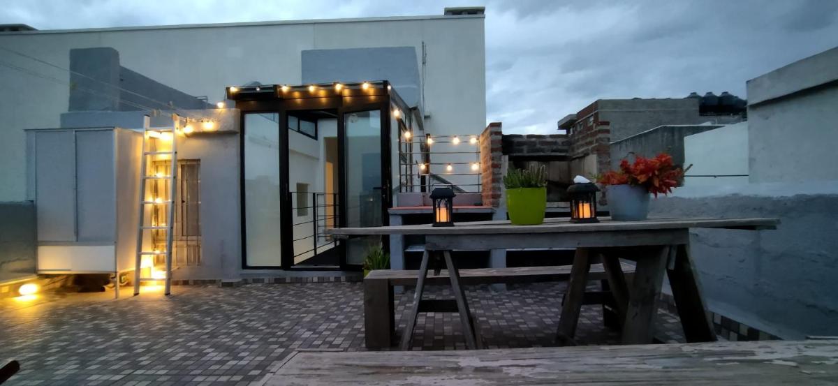 House with large terrace, jacuzzi and gated parking for one car - Housity