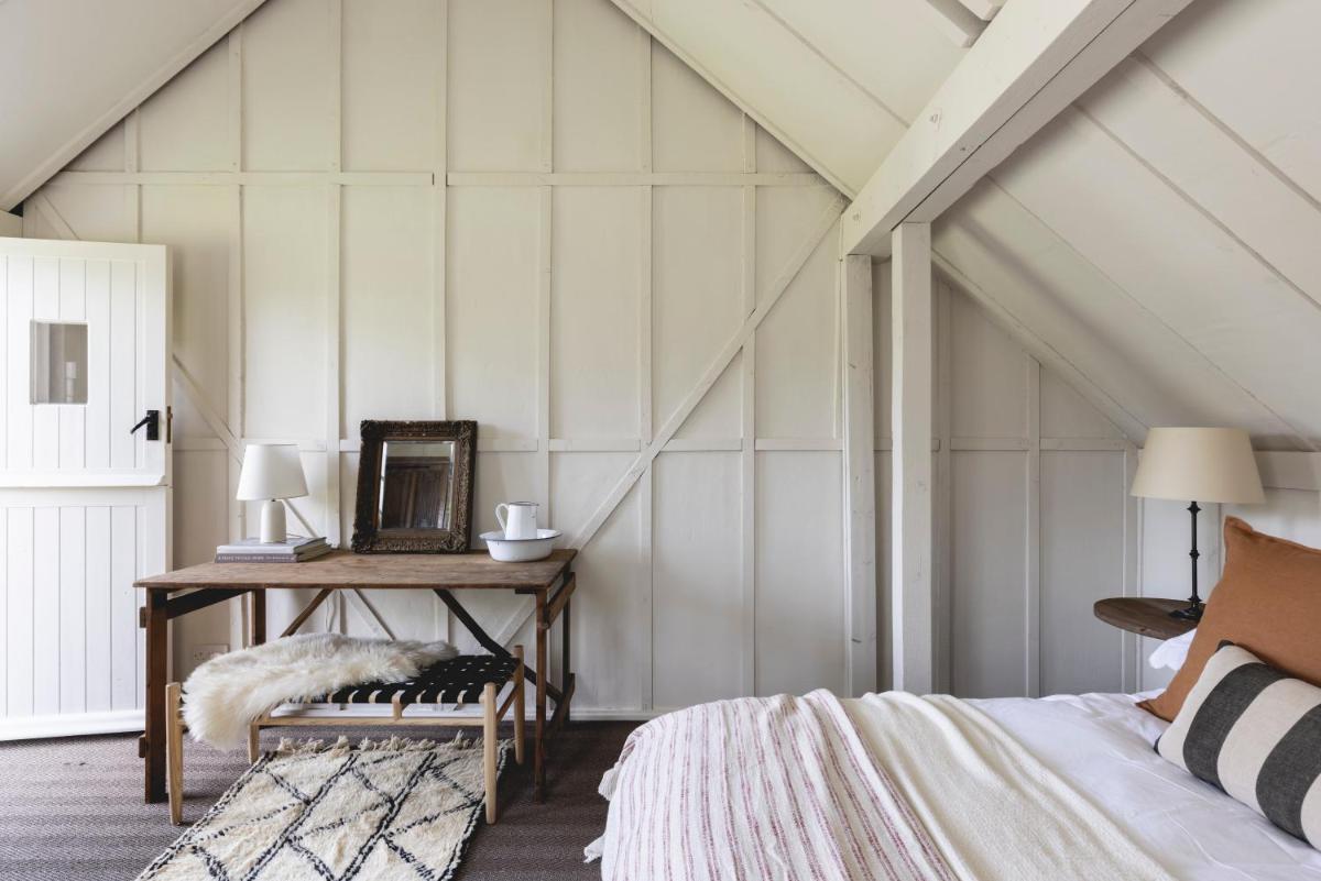 Cosy Cottage with Beautiful Garden, HotTub & Sauna - Housity