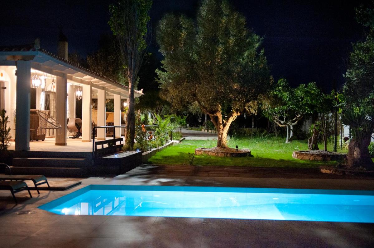 Cottage Villa with Private Pool & Garden 5' from Airport - Housity