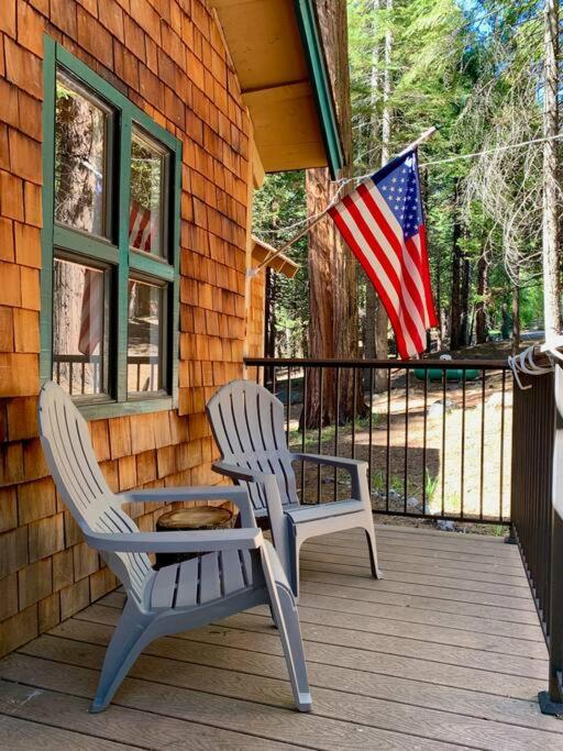 The Cedar Loft - Pet and Family Friendly - BBQ/Pool/Fire Pit - Housity