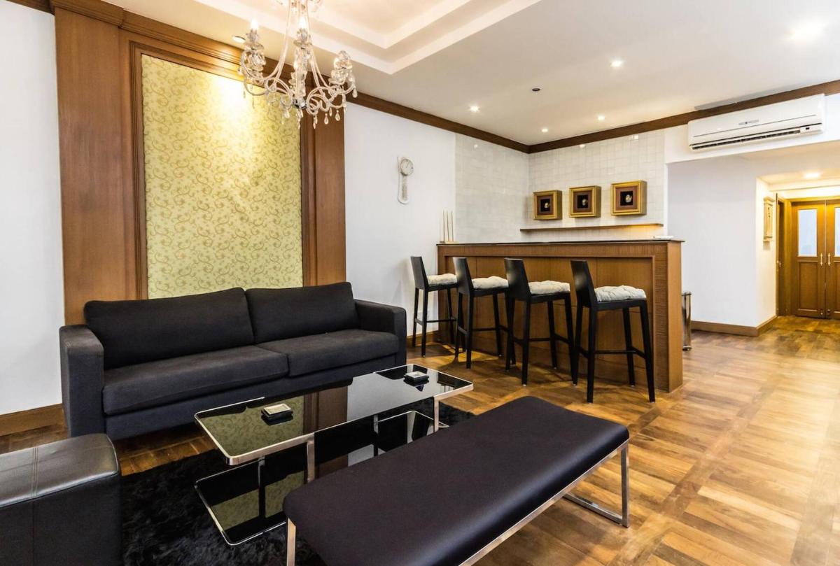 Fabulous Dasiri Townhouse With 5 Bedrooms - Housity