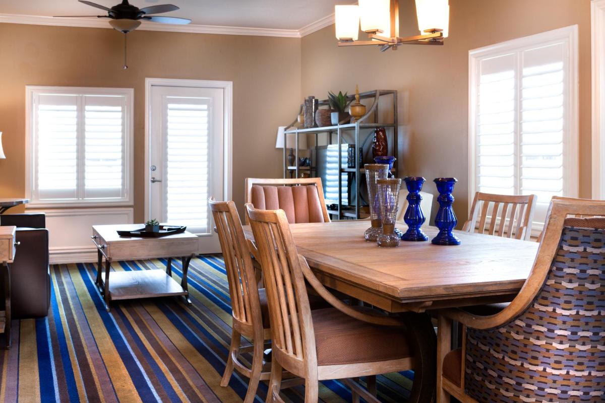 Boardwalk Inn - Housity