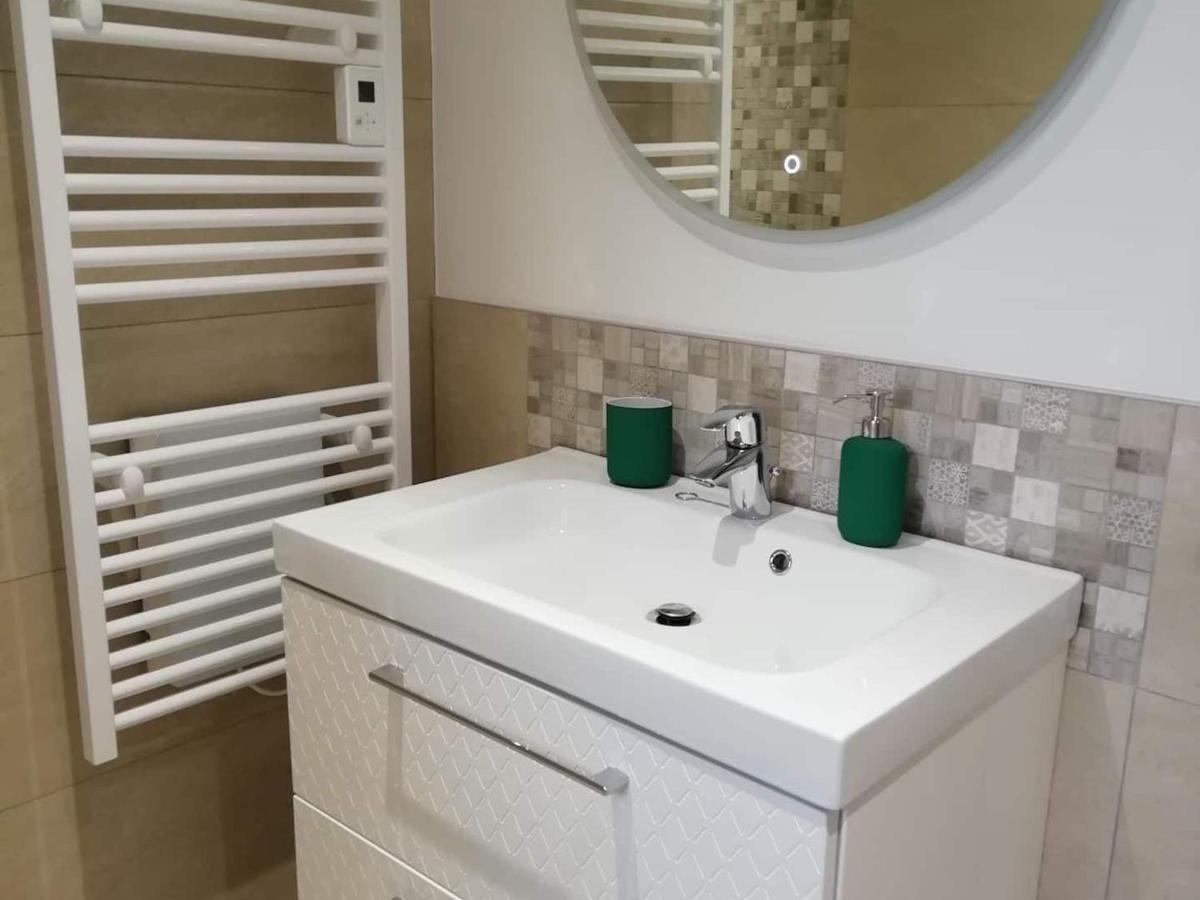 Gîte Hergugney, 3 pièces, 4 personnes - FR-1-589-401 - Housity