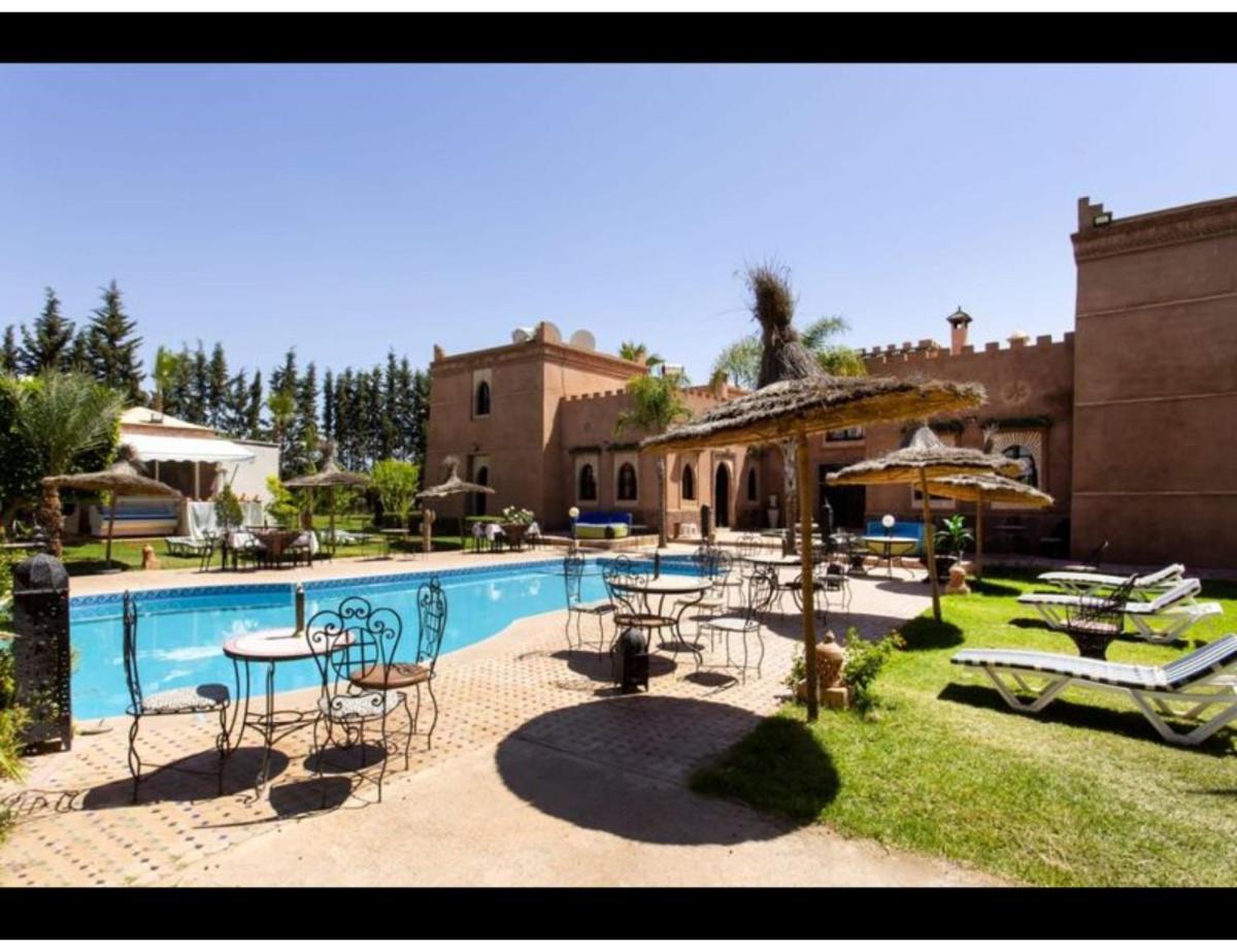 Palace with 2 villas and 2 swimming pools in Sidi Abdellah Ghiat - Housity