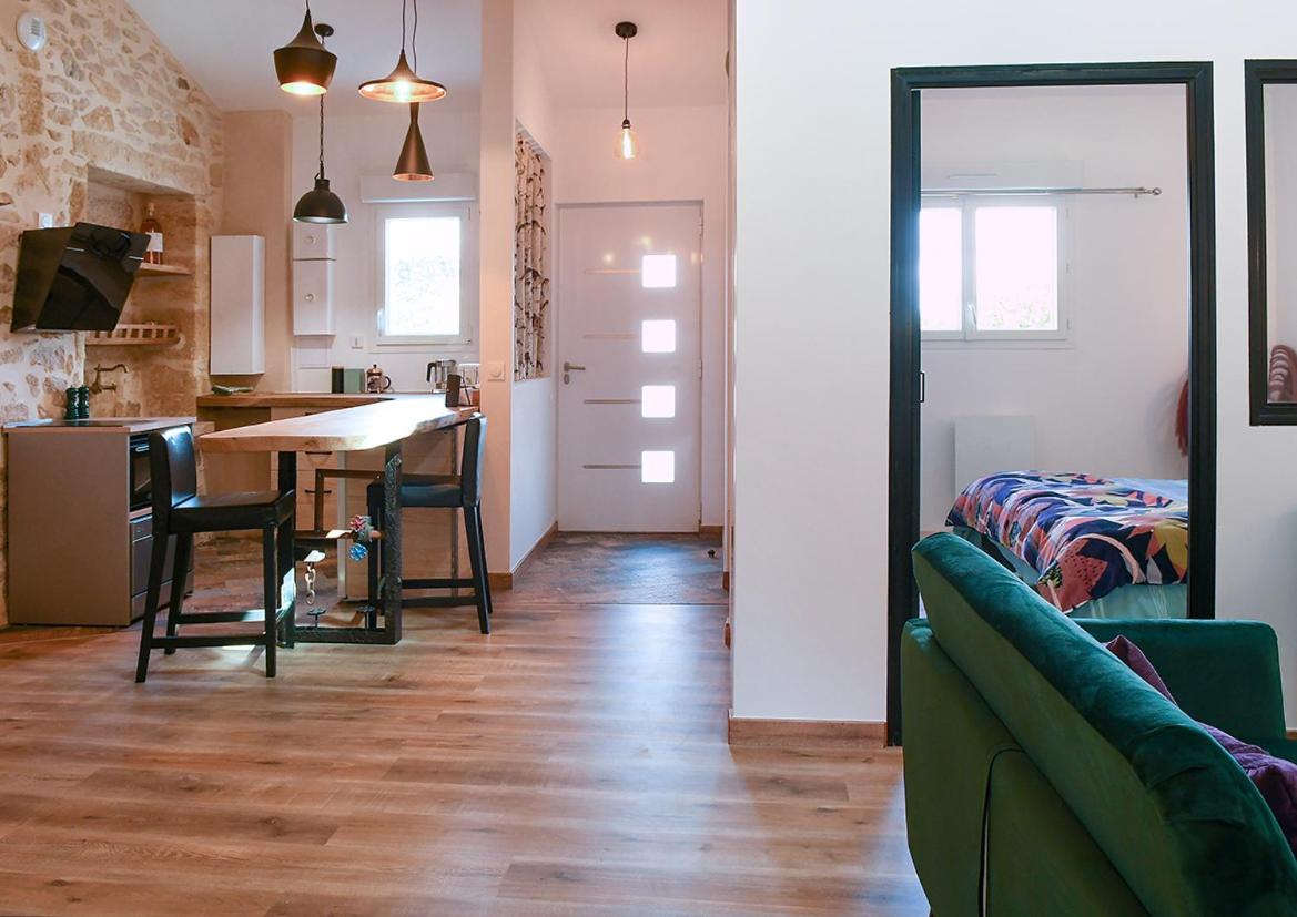 Guesthouse Simon Carretey SAUNA & SWIMMING-P, CALM - Housity