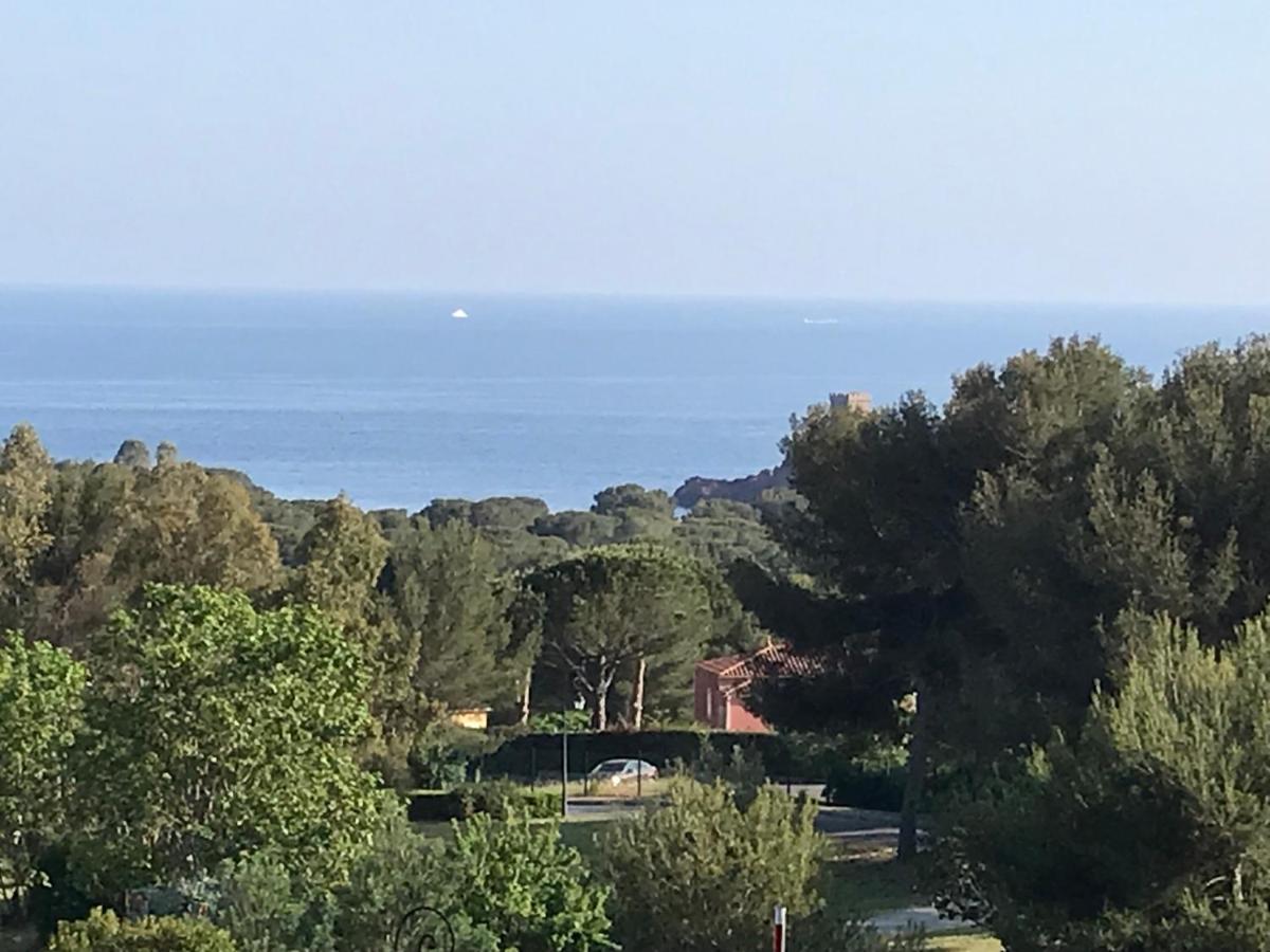 Appt Cap Esterel hameau, belle vue mer, piscine - Housity