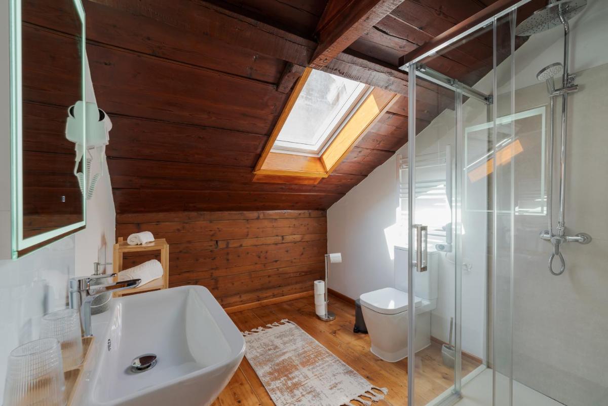 Almada Villa - Housity