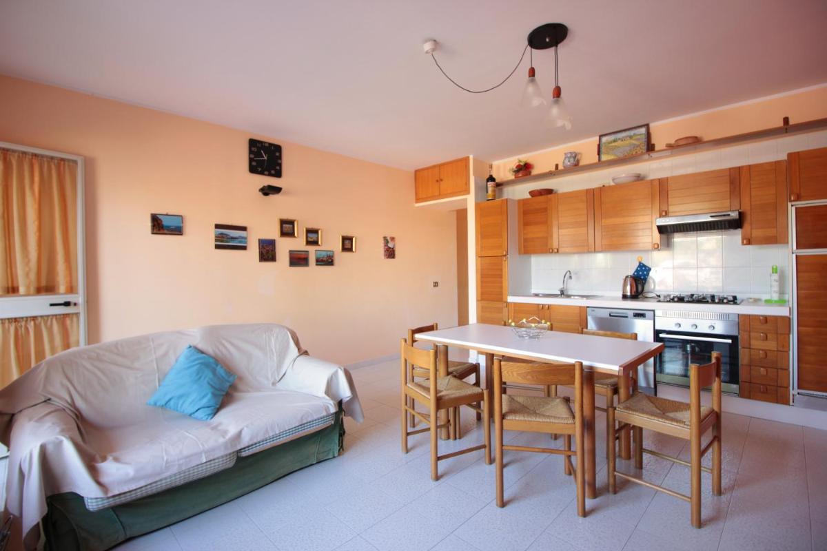 Villetta Santa Lucia con patio e giardino by Wonderful Italy - Housity