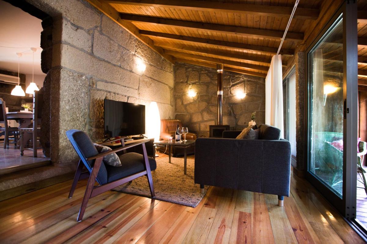Pedra Bela - Cozy House w/ Private Jacuzzi @ Geres - Housity