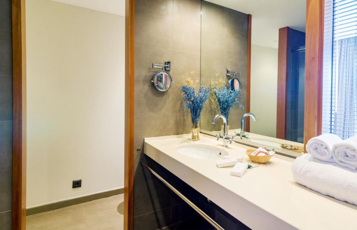 Un baño de Mas Ses Vinyes - Adults Only