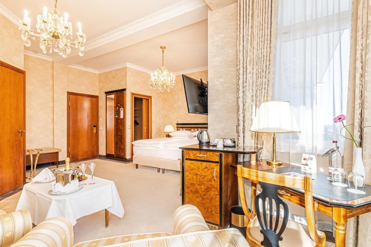 TV/Unterhaltungsangebot in der Unterkunft SEETELHOTEL Ahlbecker Hof das elegante Traditionshotel & ruhiger Rückzugsort an der Ostsee
