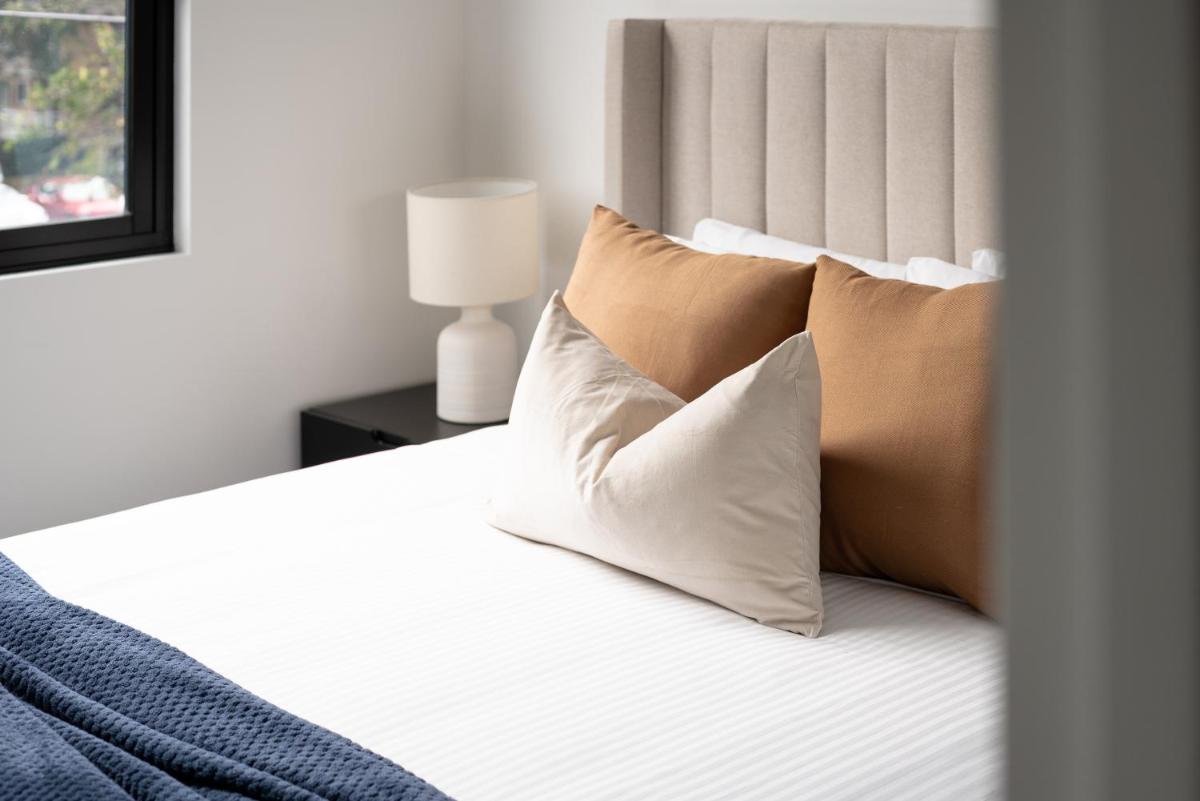 Cinema Suites Apartments by Urban Rest - Housity