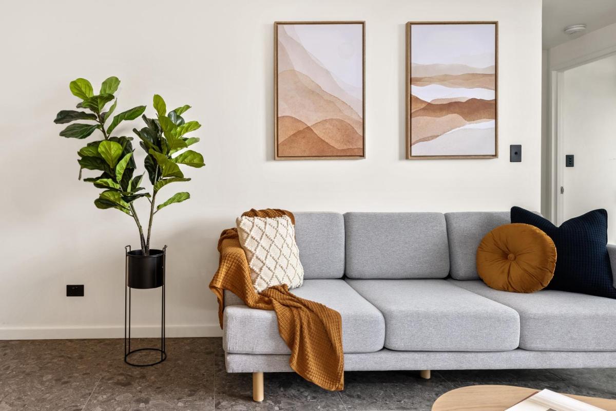 Cinema Suites Apartments by Urban Rest - Housity