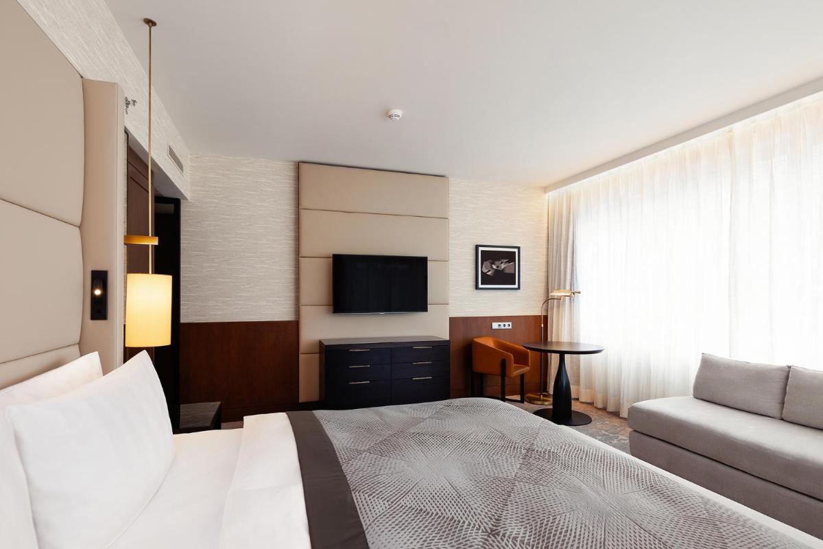 TV/Unterhaltungsangebot in der Unterkunft InterContinental Berlin by IHG