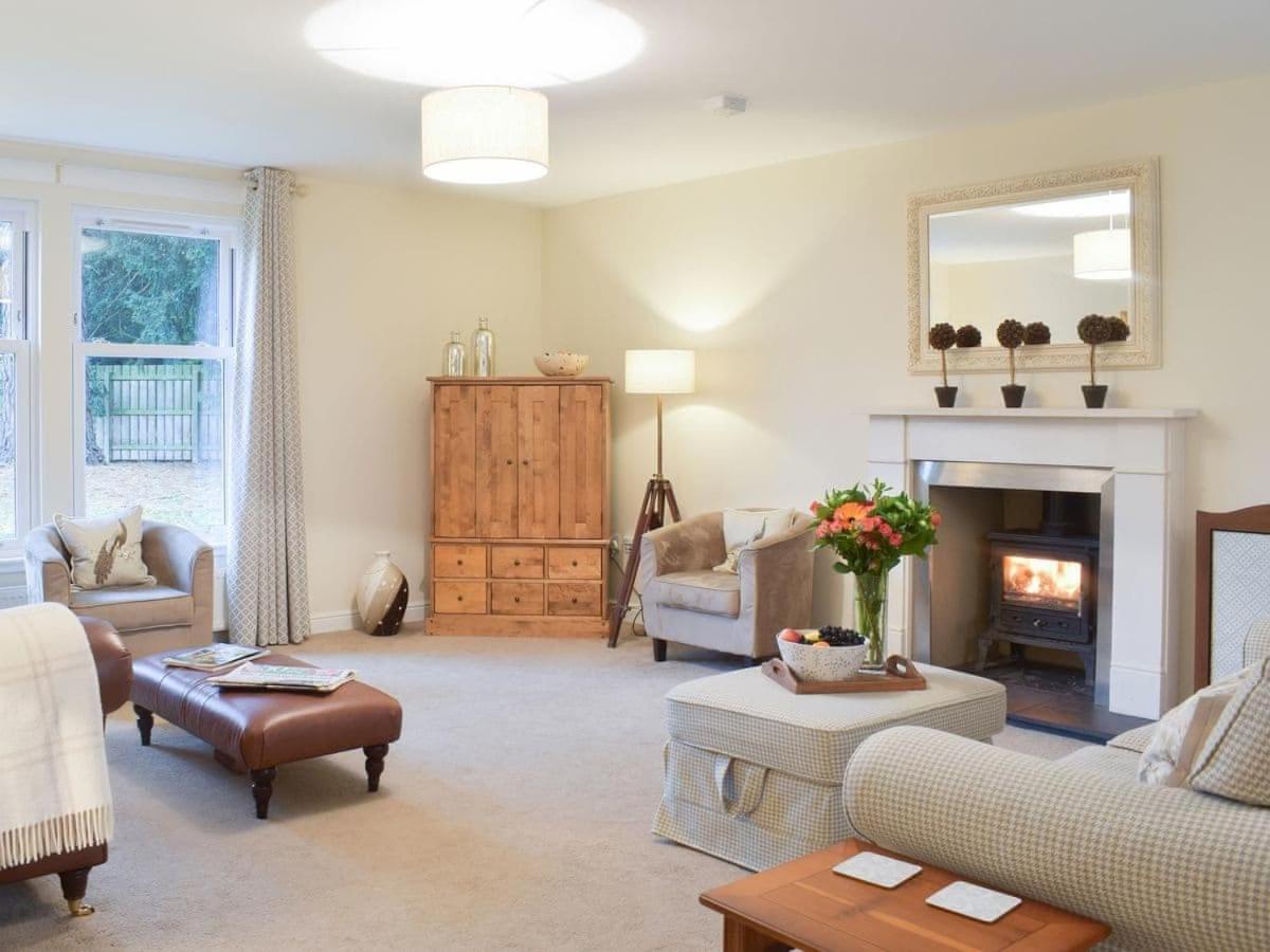 Mulberry Lodge at Carberry Tower Estate - Housity