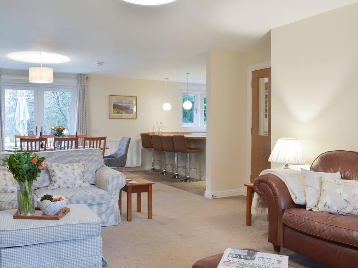 Mulberry Lodge at Carberry Tower Estate - Housity