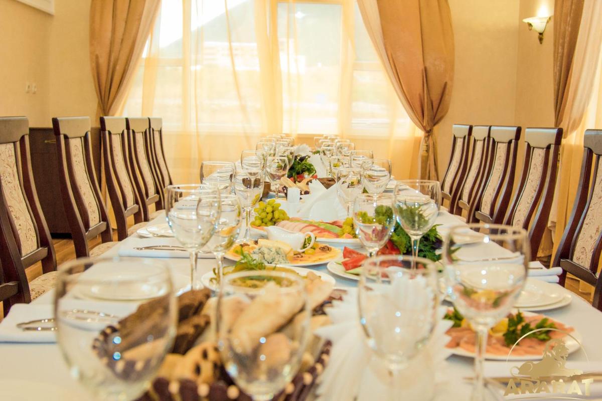 Hotel Ararat - Housity