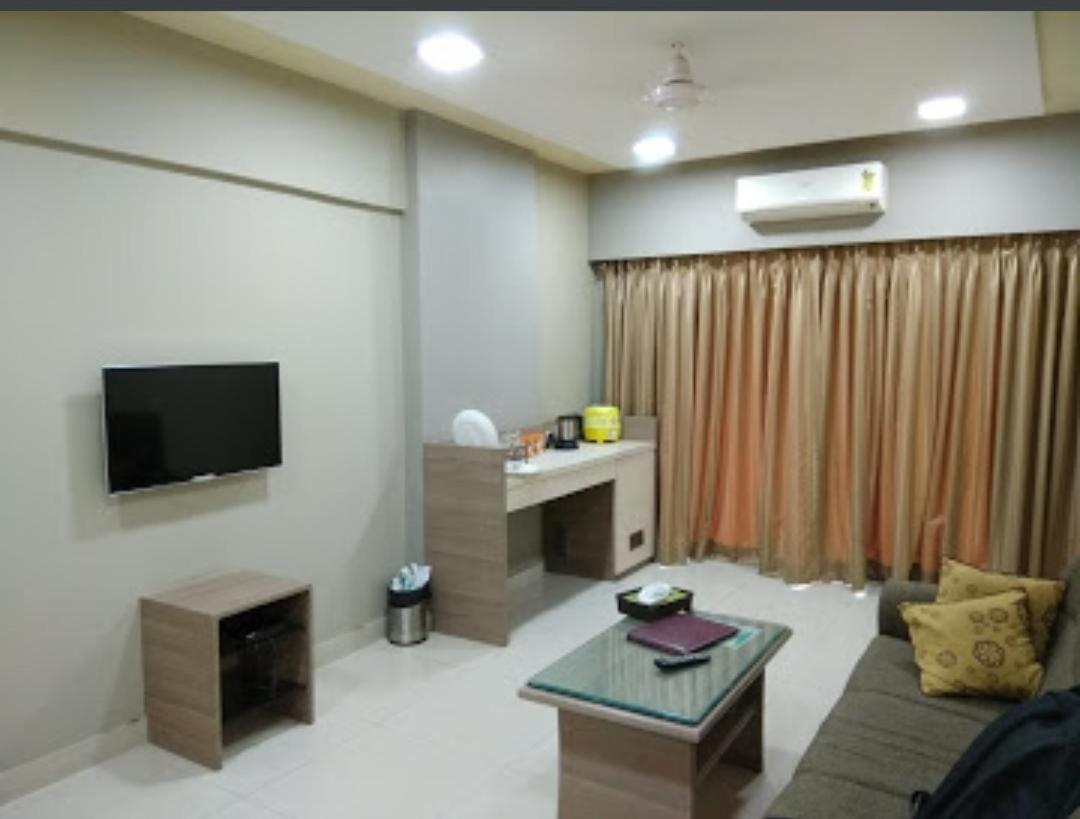 MAXXVALUE - SERVICE APARTMENT MAROL - Housity