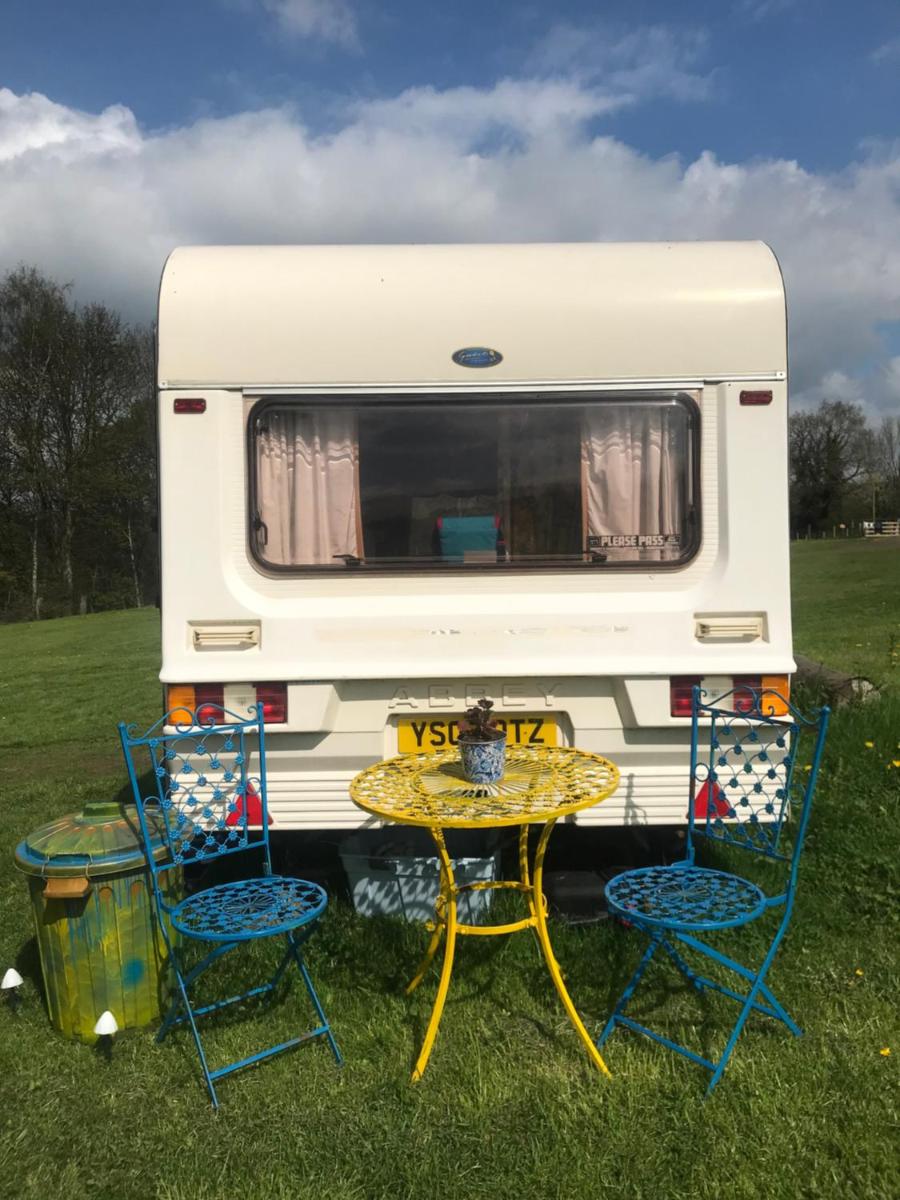 Sunnyside Eco Caravan, close to YSP and Cannon Hall - Housity