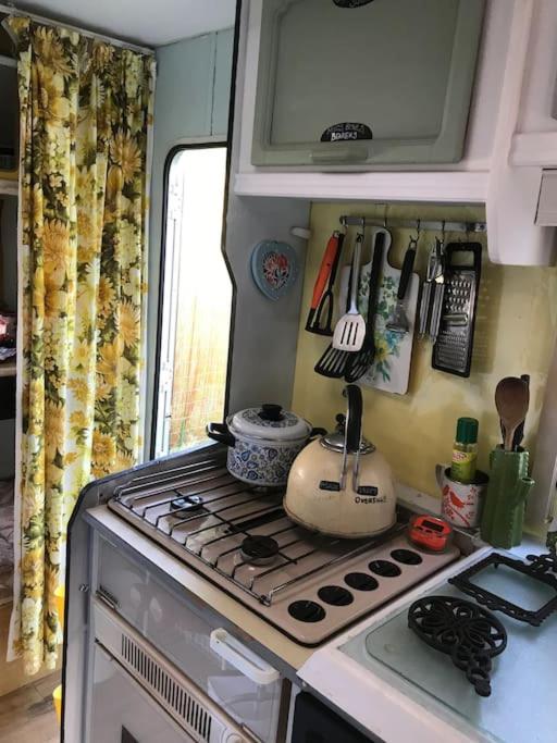 Sunnyside Eco Caravan, close to YSP and Cannon Hall - Housity