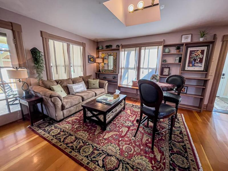 California Cottage - Housity