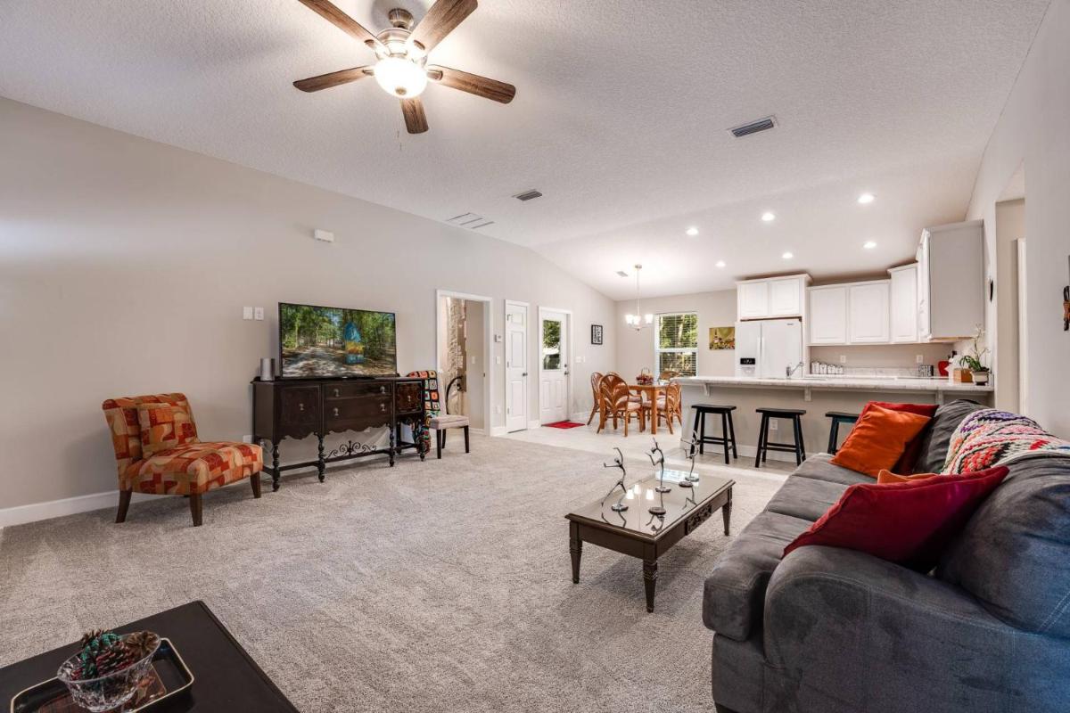 Moody Oaks - Housity