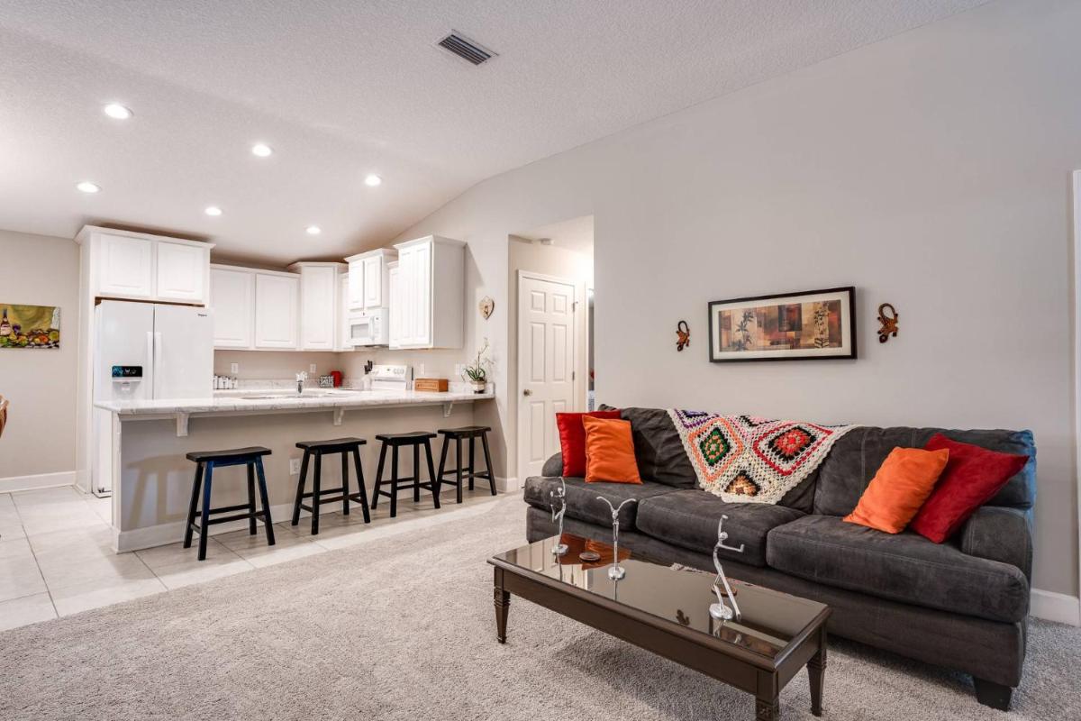 Moody Oaks - Housity