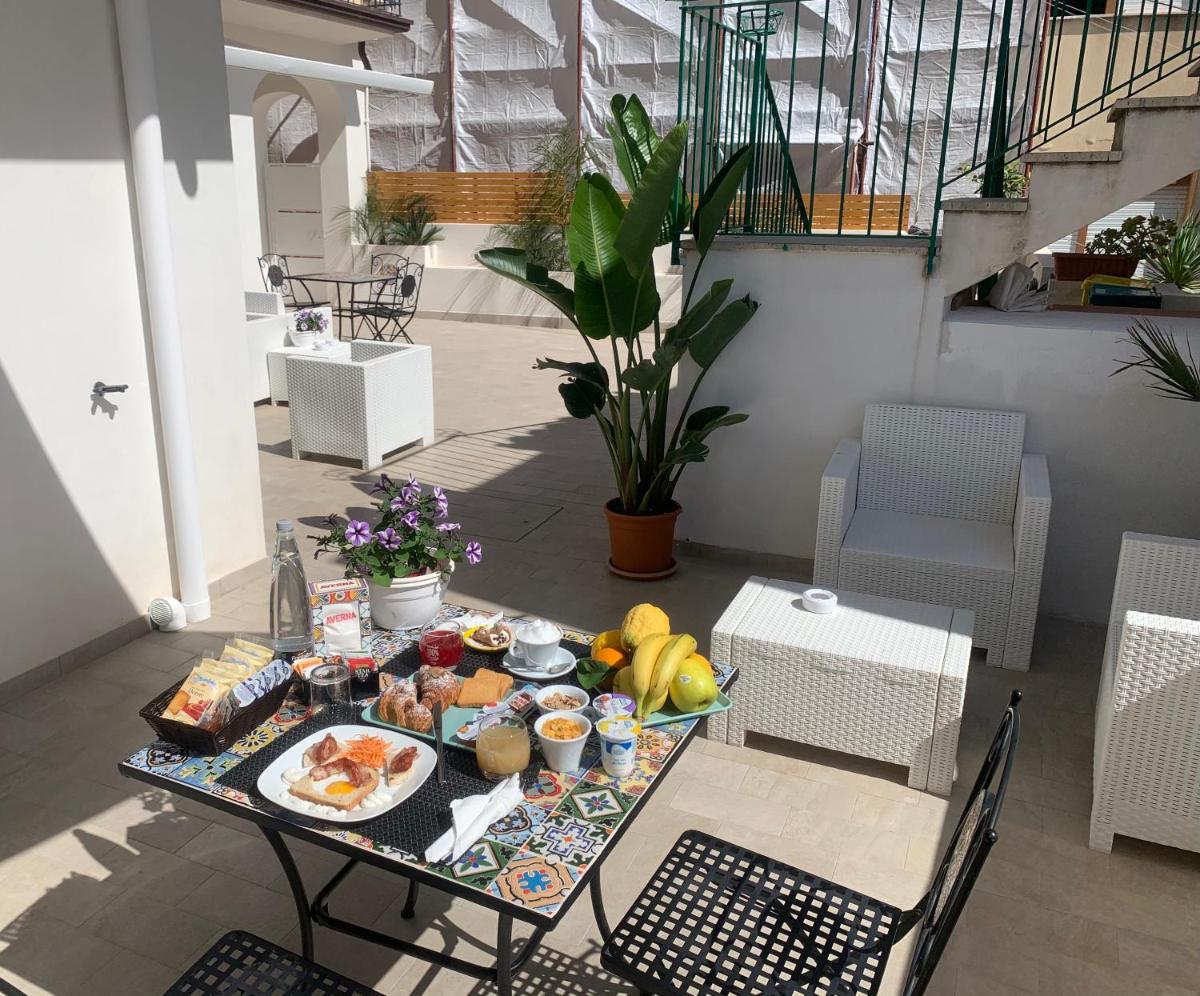 Bed and Breakfast Arco dei cappuccini - Hizvo