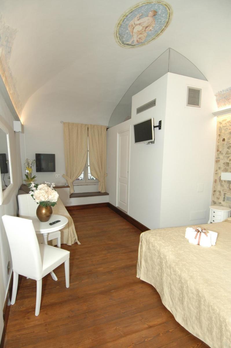 B&B La Loggia e L’Orologio - Housity