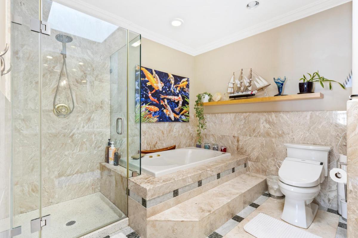 Oceanview high-end home by Beach/GGP/parking - Housity