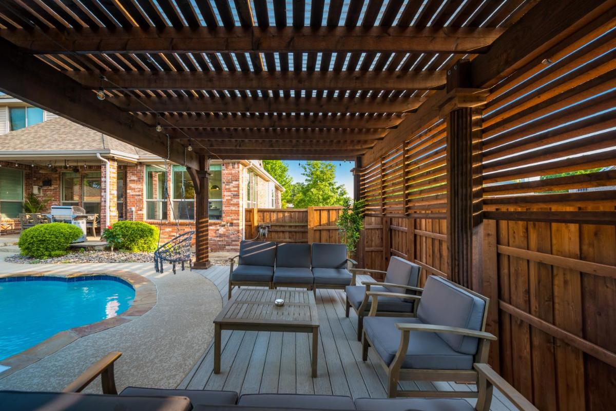 Suitetrails - Pool house with hot tub and cinema
