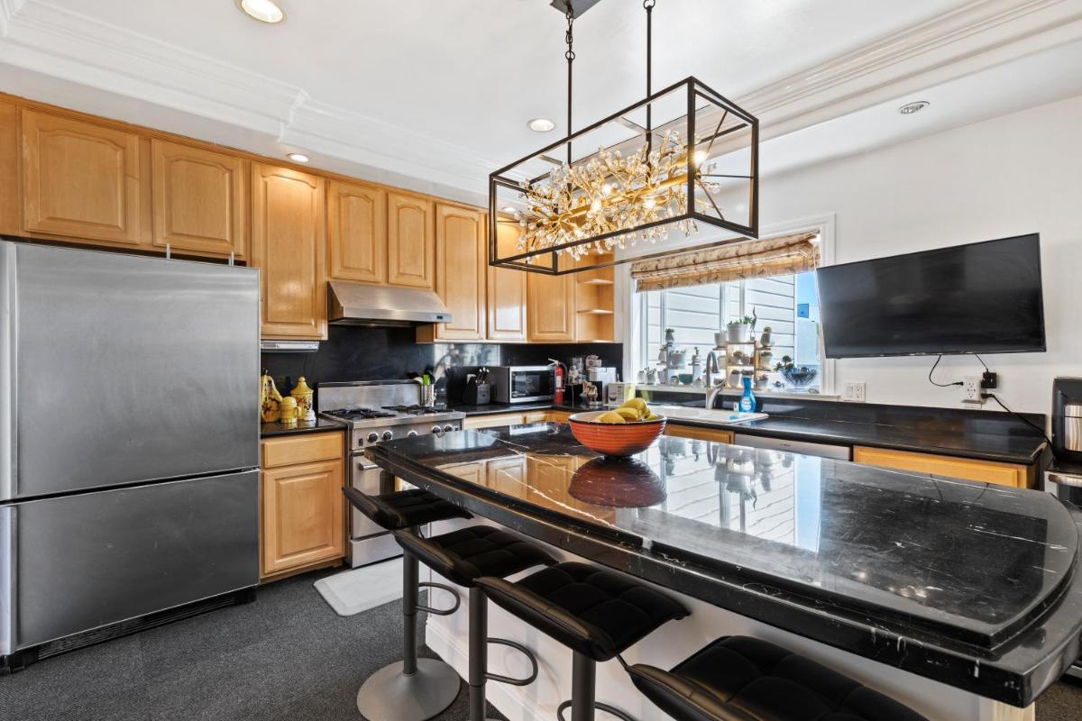 Oceanview high-end home by Beach/GGP/parking - Housity