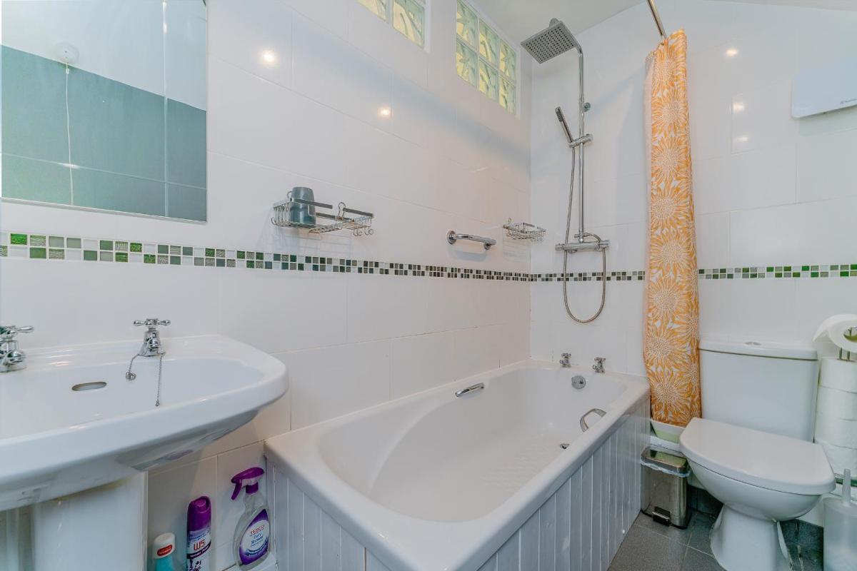 Crown Cottage - Housity