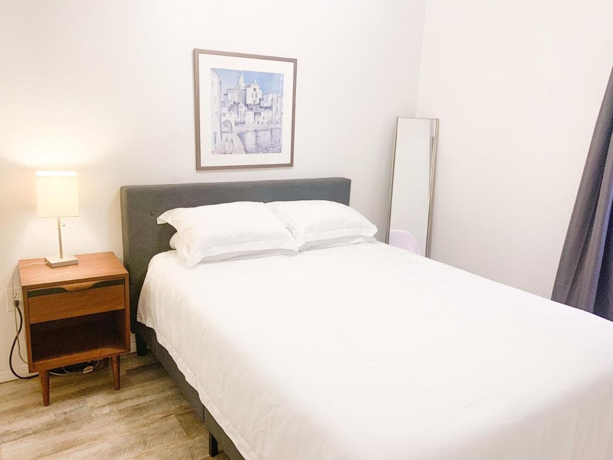 Just renovated 1 bed, 1 bath home near LAX Stadium Forum - Housity