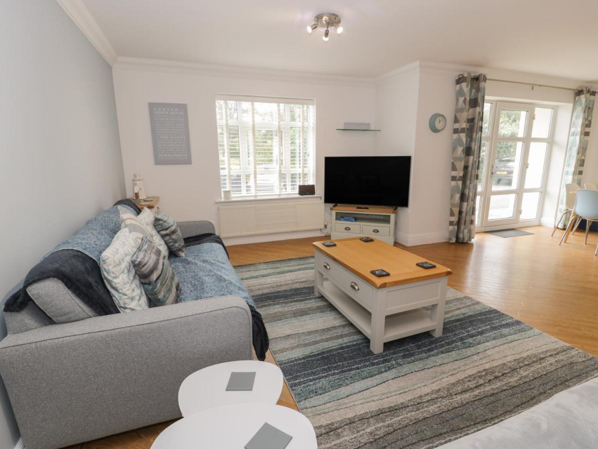 Apartment 6 - Housity