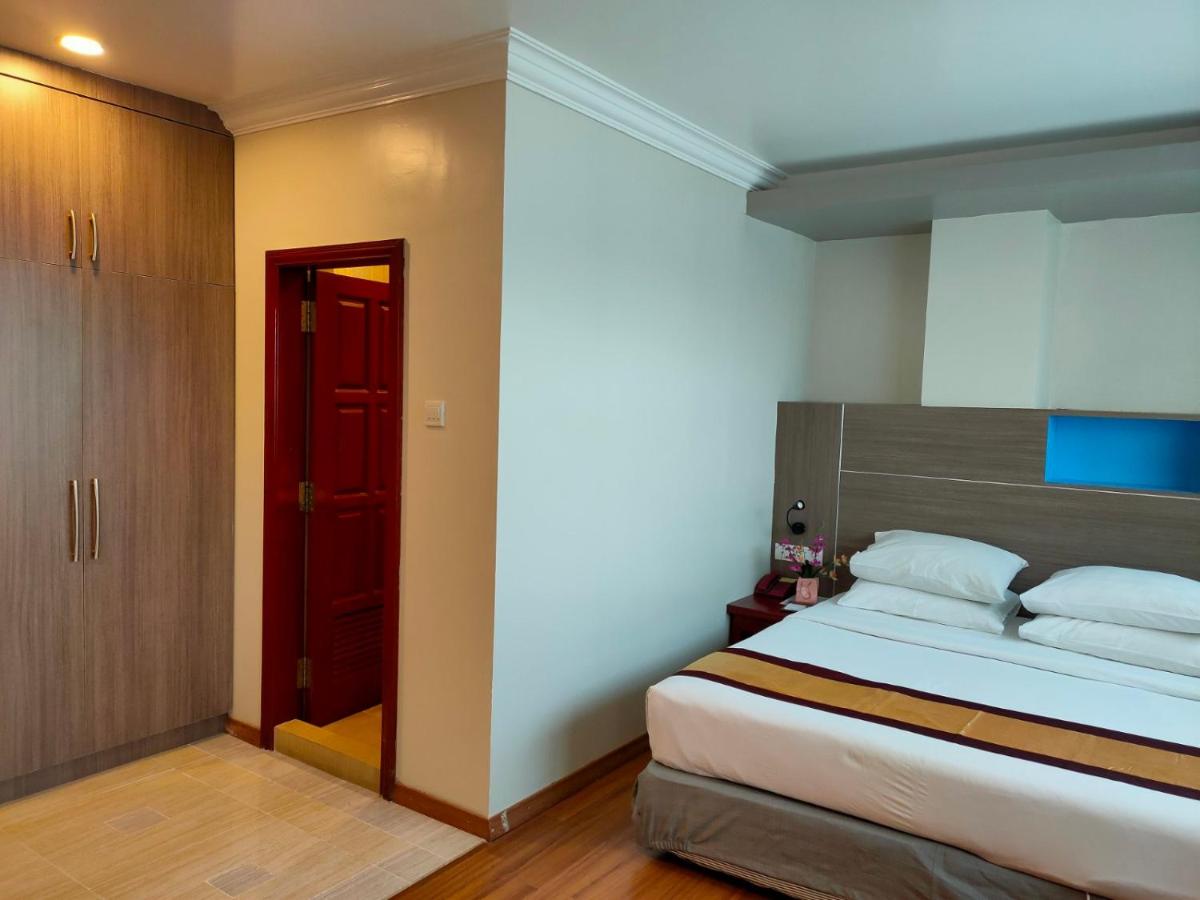 Hotel Grand United - Ahlone Branch - Housity