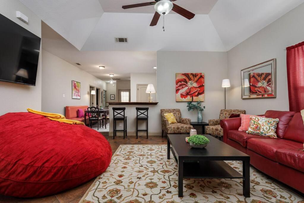 Spring Break Offer! Cozy Home near Fort Worth Stockyards, Globe Life, AT&T - Housity