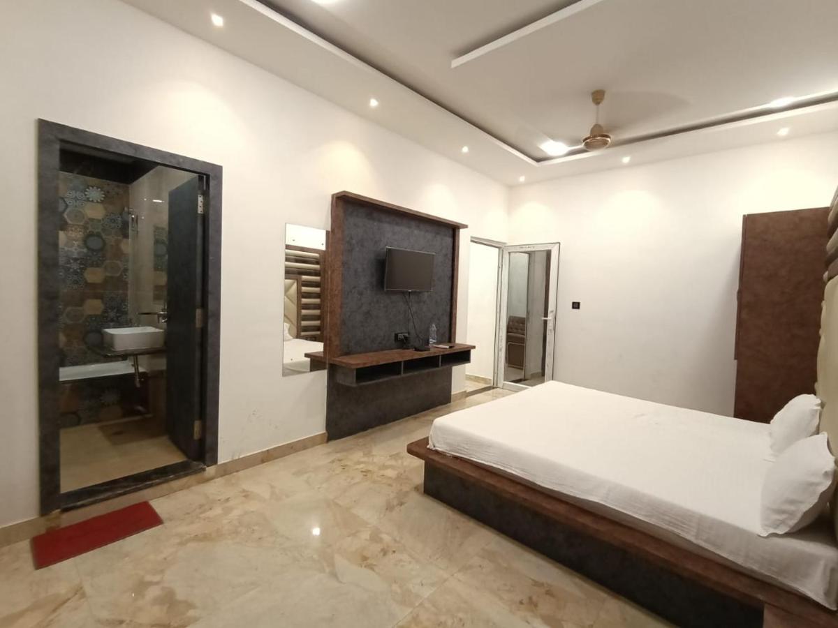 Hotel Shree Ganesh Paradise by WB Inn - Housity