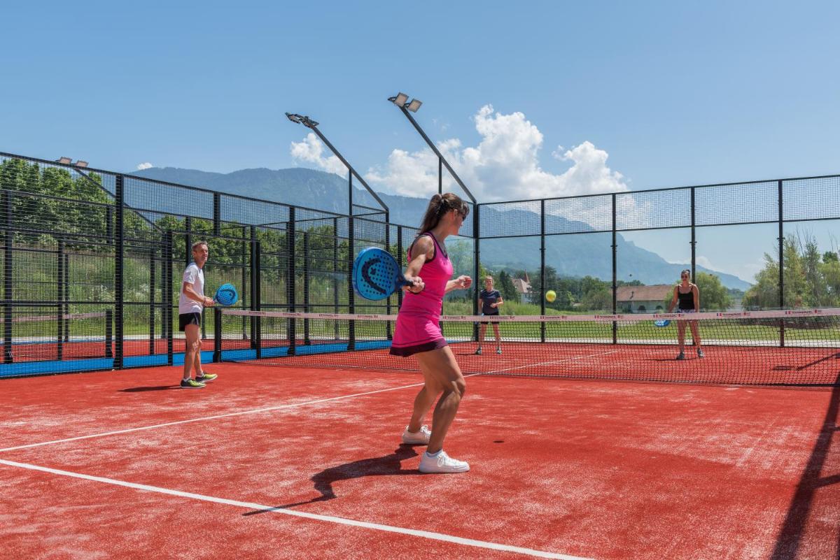 Tennis ou squash au sein de l'hôtel ou à proximité