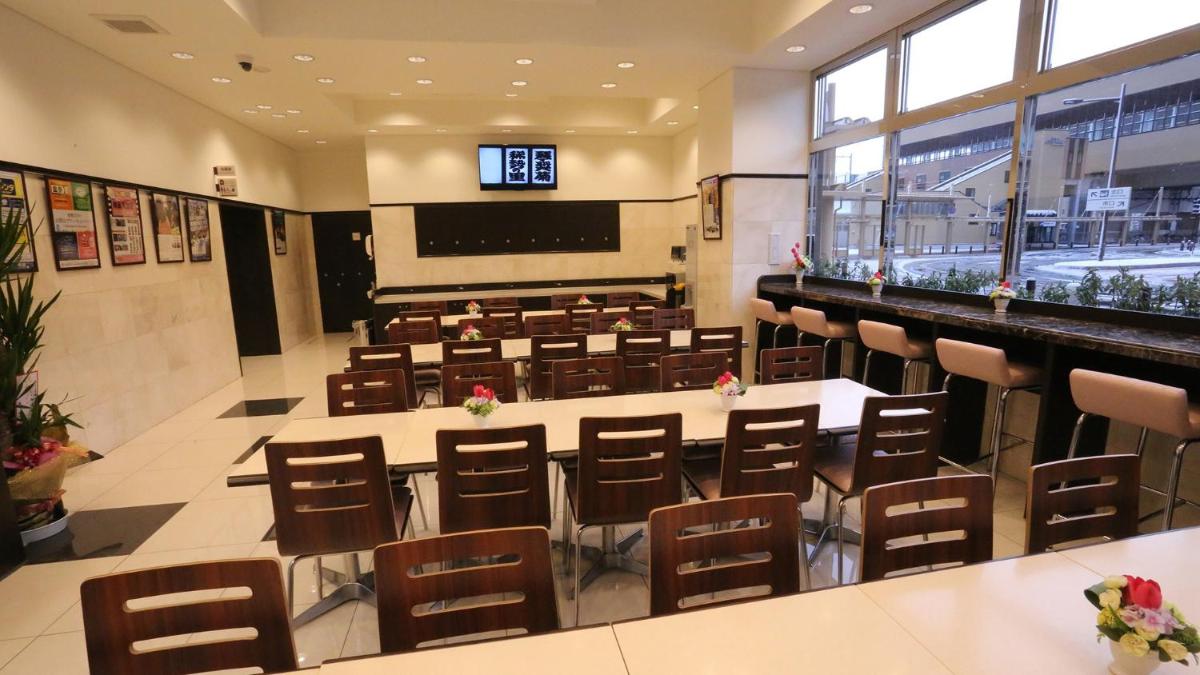 Toyoko Inn Shin Takaoka Eki Shinkansen Minami Guchi - Housity