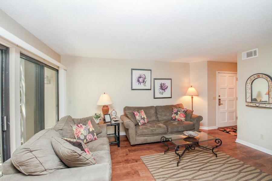 Lighthouse Tennis 2395 - Housity