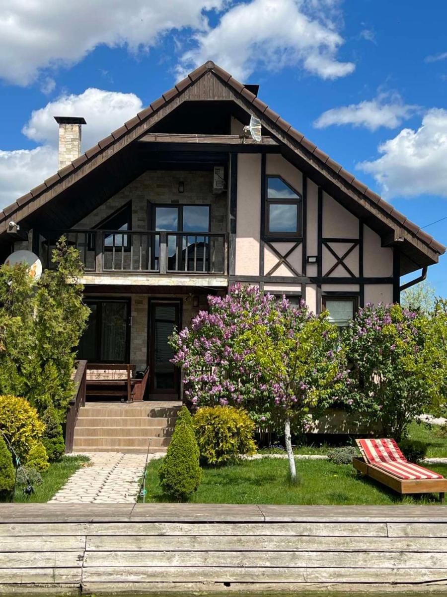 Suitetrails - Guest House on Lesnaya