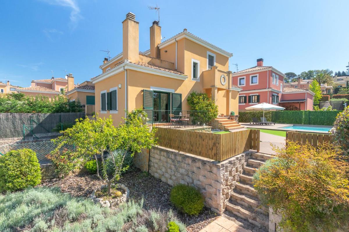 Casa con piscina privada a 5 minutos de Girona - Housity