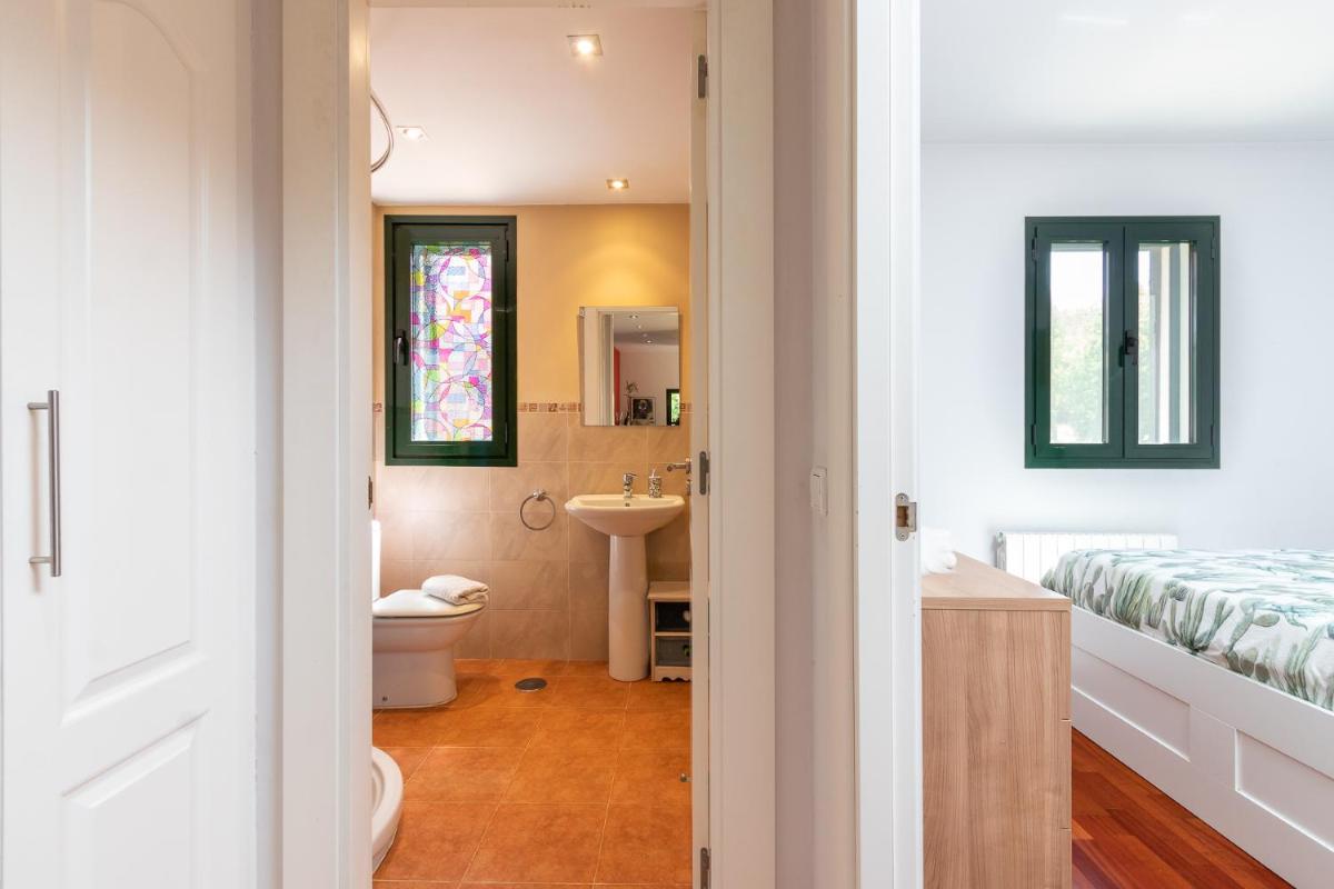Casa con piscina privada a 5 minutos de Girona - Housity